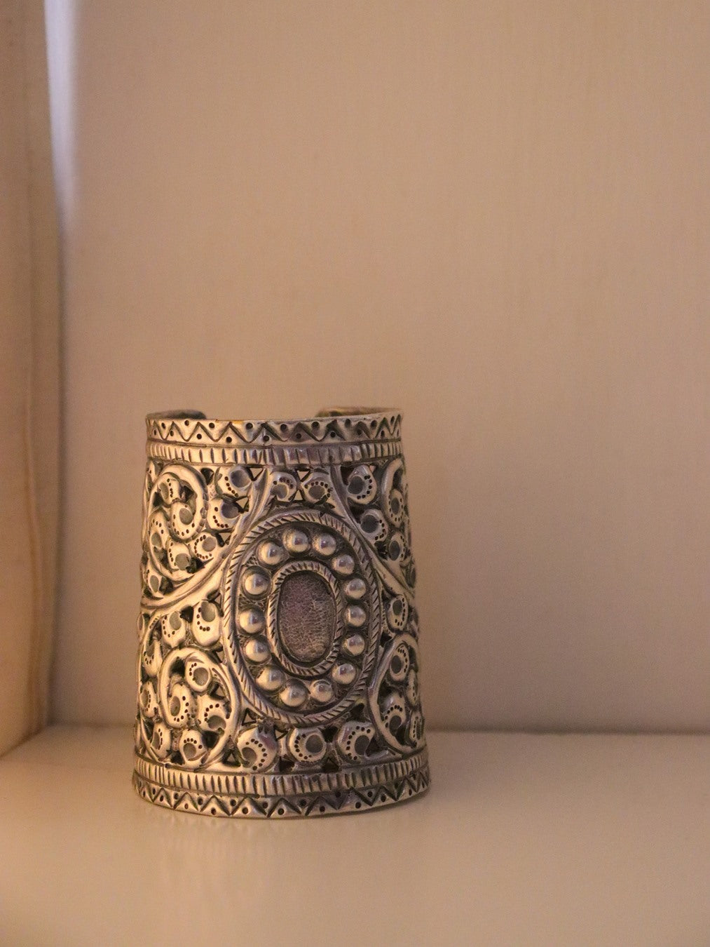 Aom Handcuff