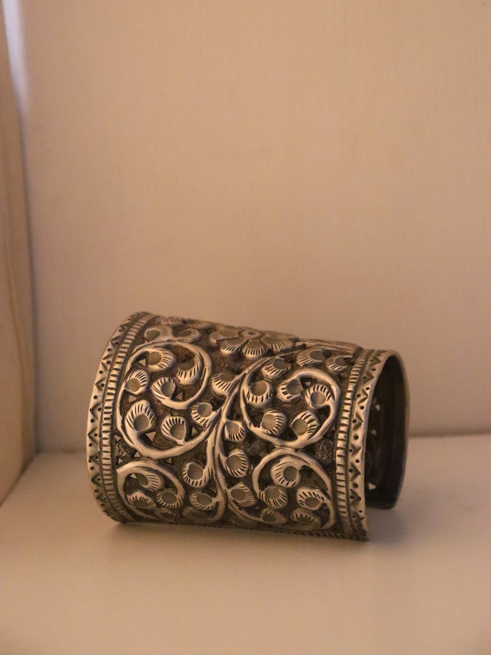 Komal Handcuff