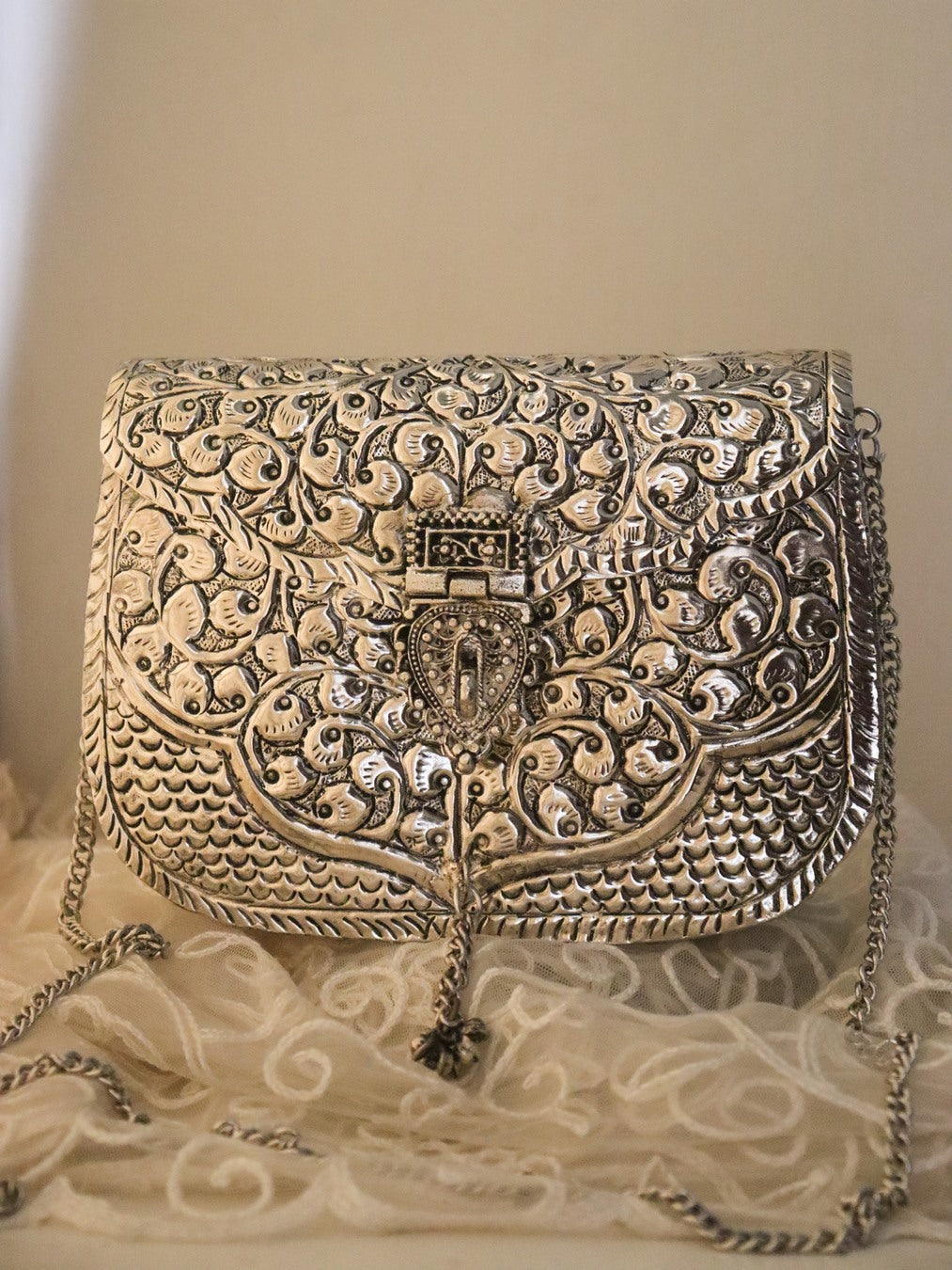 Rajata Metal Clutch