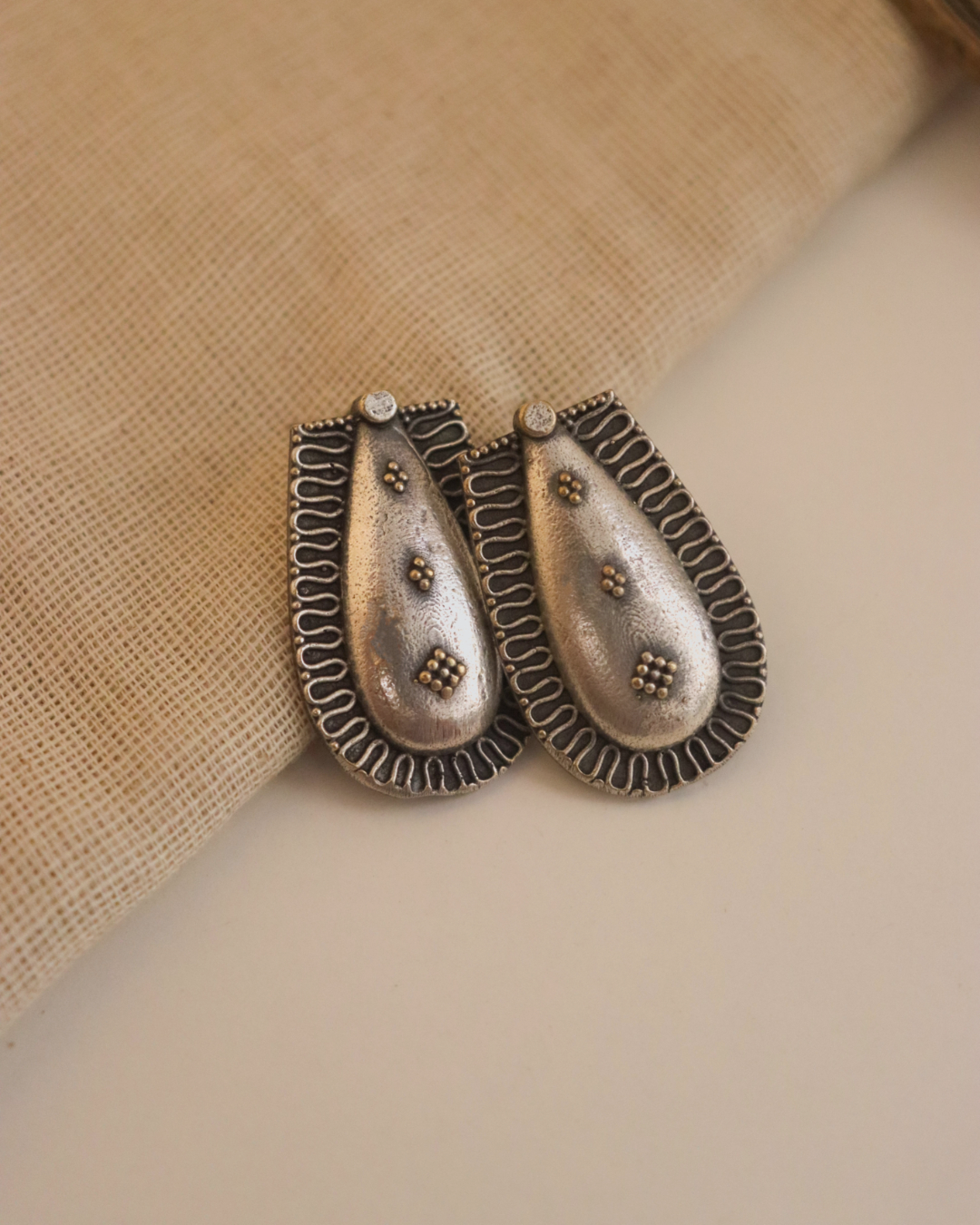 Dhwaani Pendent Set