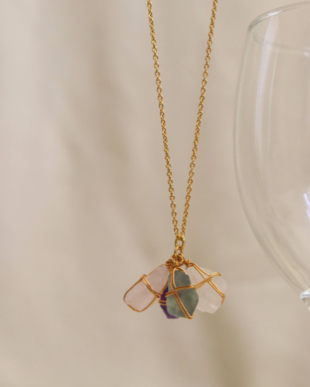 Dimple Short Pendent Necklace