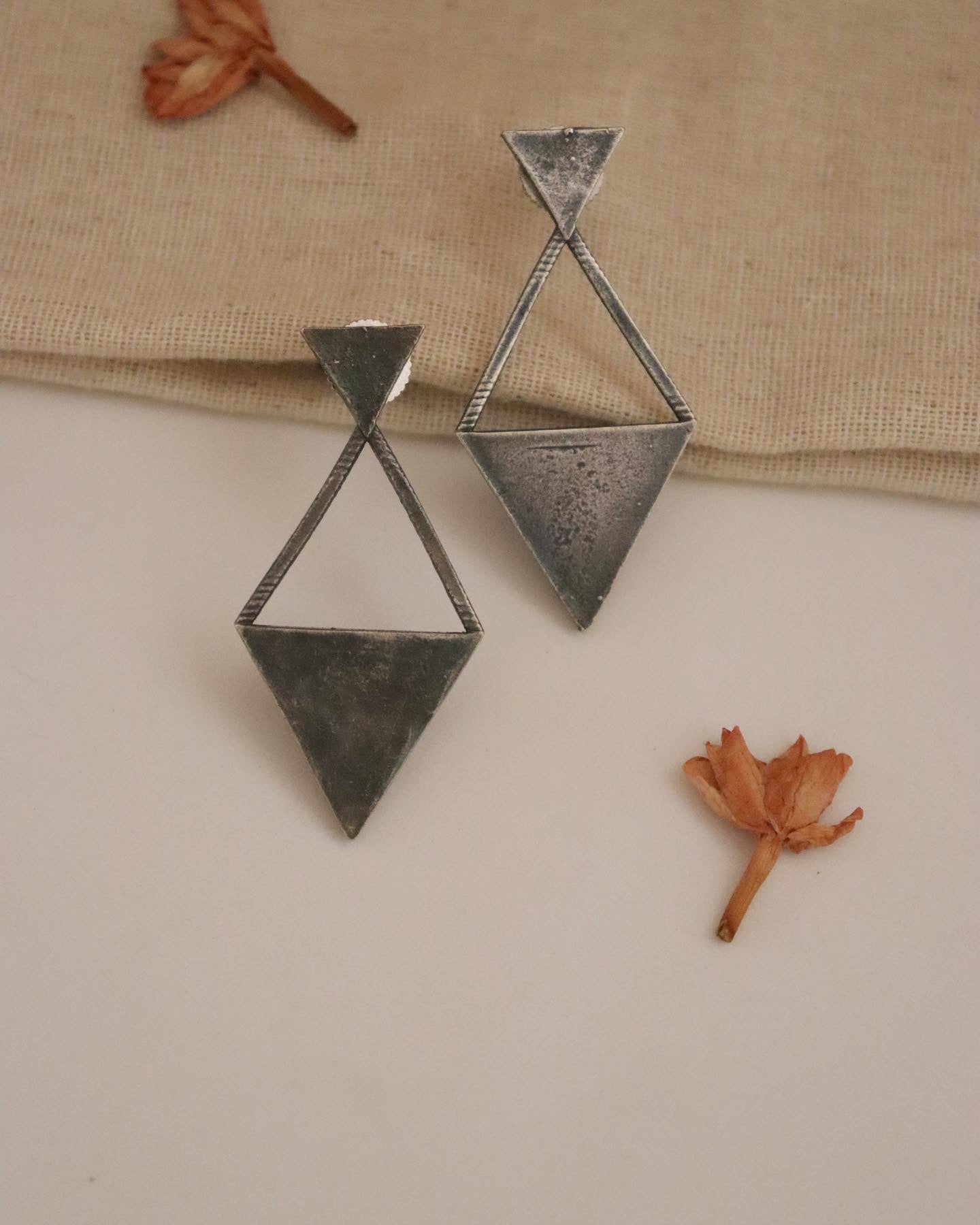 Hima Studs