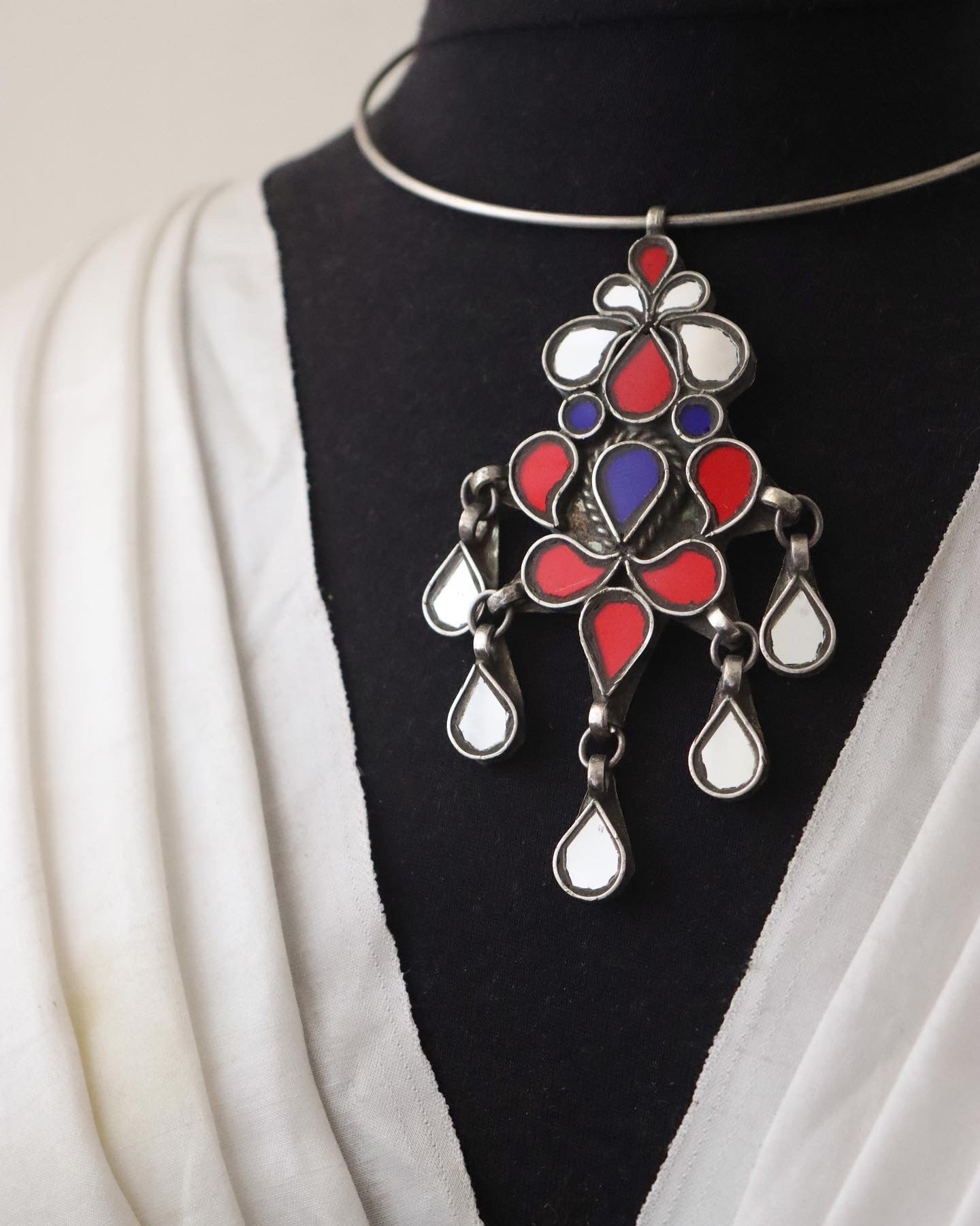 Qeemti Hasli Neckpiece