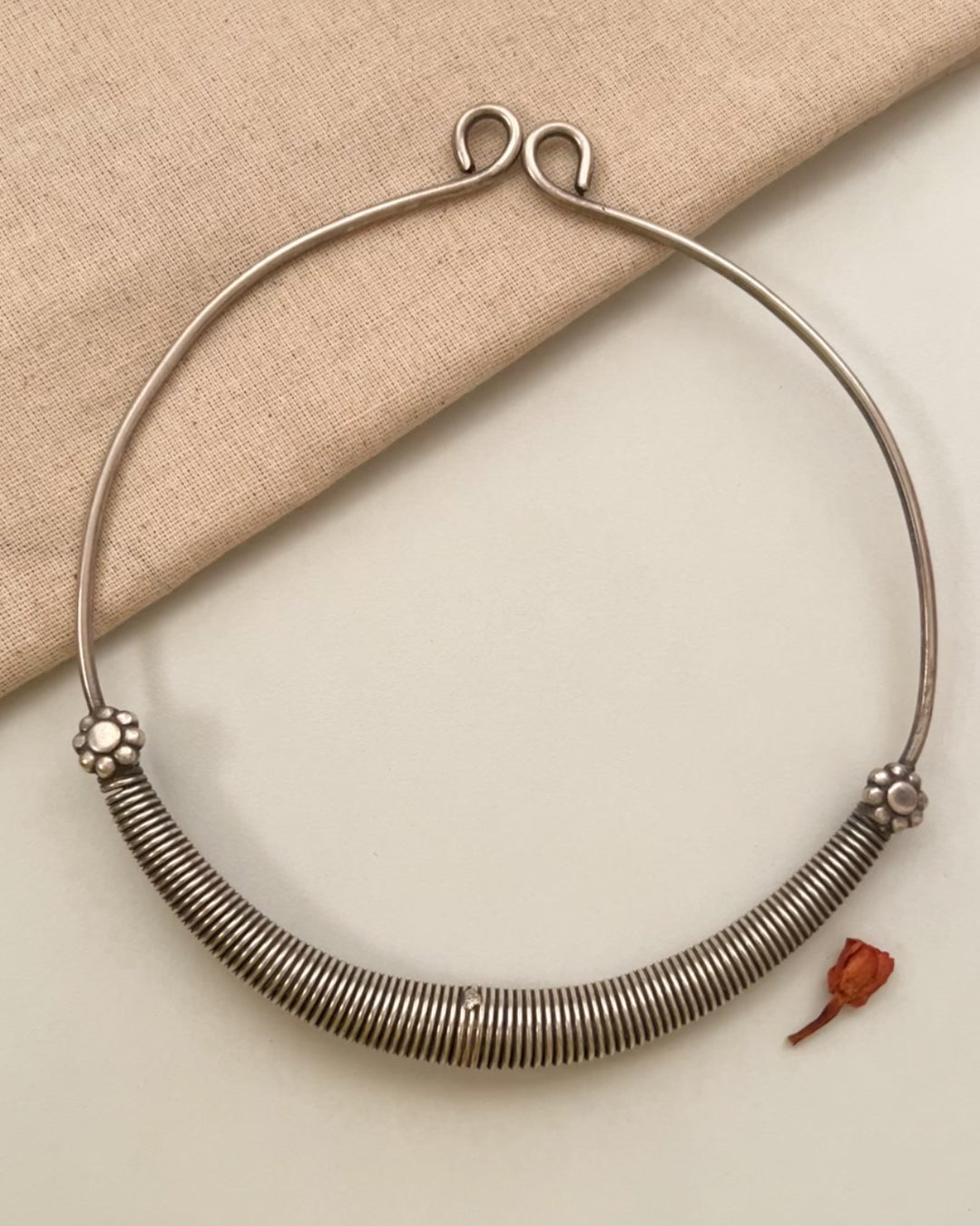 Surabhi Hasuli Neckpiece