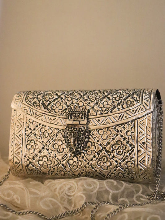 Arwa Metal Clutch Bag