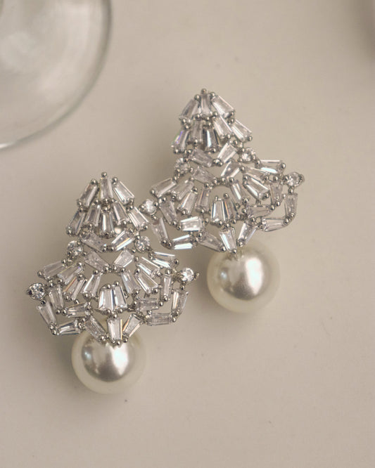 Divyana Pearl Studs