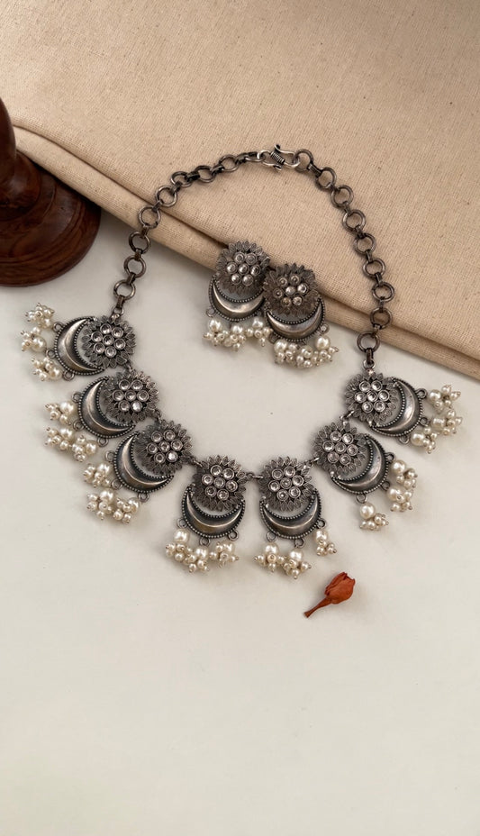 Bhanu Necklace Set