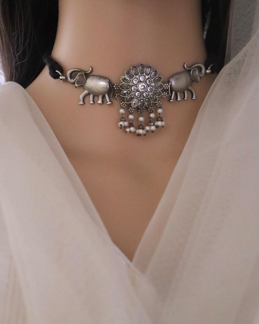 Kusha Choker Set - White